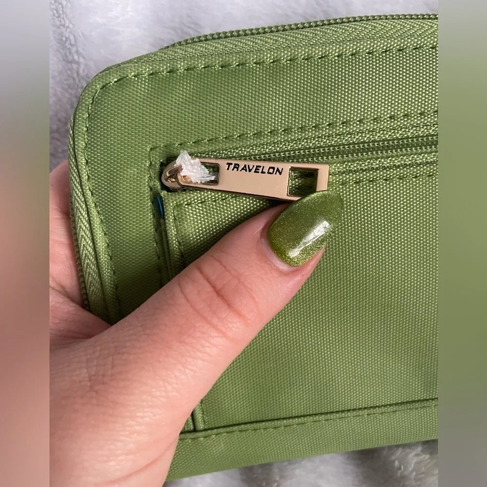 Travelon Green Wallet Wristlet NWOT - Picture 3 of 6